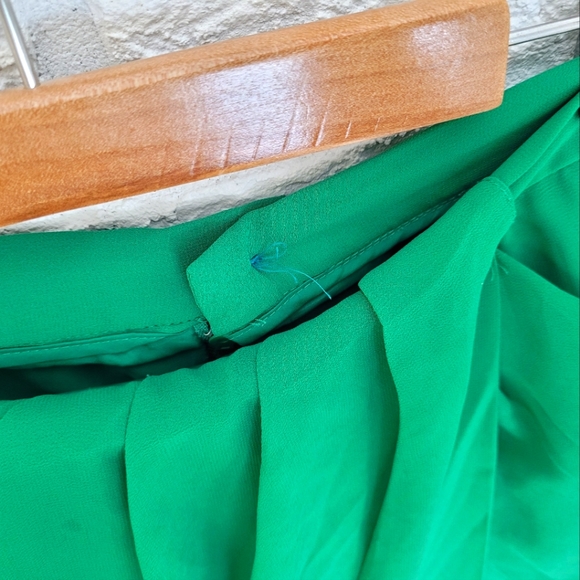 Cynthia Rowley Emerald Green Twist Front Skirt with Pockets - Picture 7 of 11
